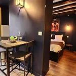 L'empire Bleu - Sejour A Deux Au Centre De - Elegant Avec Cuisine Equipee Et Atmosphere Cocooning Apartmán Troyes