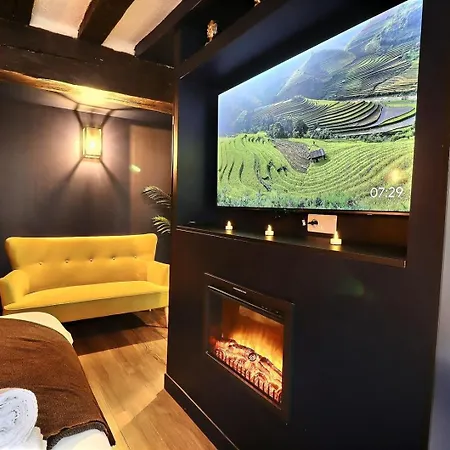 L'empire Bleu - Sejour A Deux Au Centre De - Elegant Avec Cuisine Equipee Et Atmosphere Cocooning Apartmán *