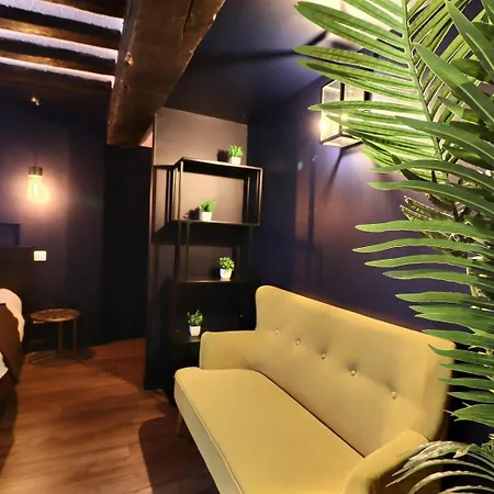 L'empire Bleu - Sejour A Deux Au Centre De - Elegant Avec Cuisine Equipee Et Atmosphere Cocooning Apartmán *