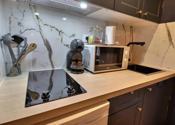 Apartment L'empire Bleu - Sejour A Deux Au Centre De - Elegant Avec Cuisine Equipee Et Atmosphere Cocooning