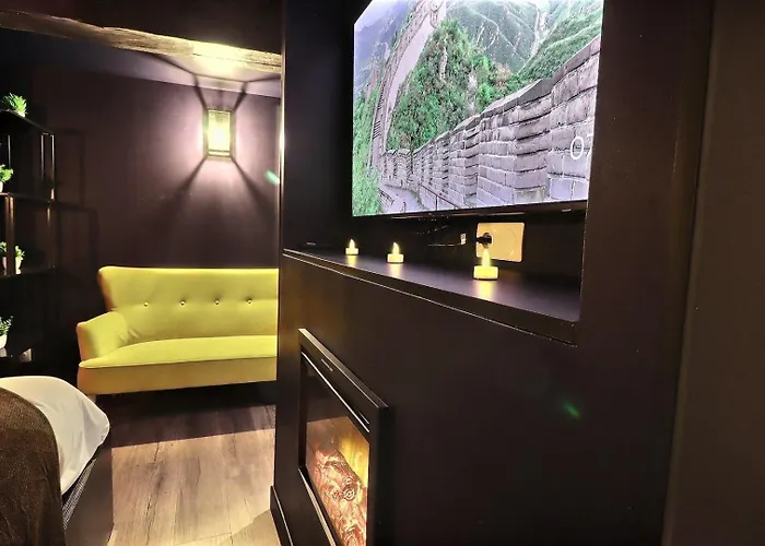 L'empire Bleu - Sejour A Deux Au Centre De - Elegant Avec Cuisine Equipee Et Atmosphere Cocooning Apartment Troyes