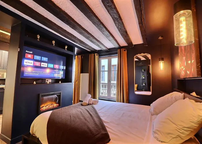 L'empire Bleu - Sejour A Deux Au Centre De - Elegant Avec Cuisine Equipee Et Atmosphere Cocooning Apartment