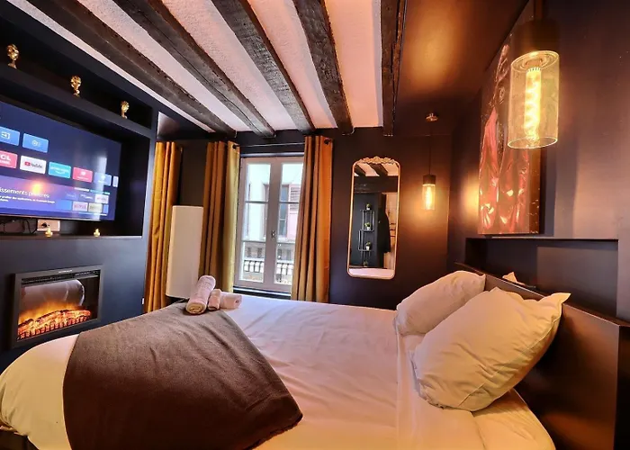 L'empire Bleu - Sejour A Deux Au Centre De - Elegant Avec Cuisine Equipee Et Atmosphere Cocooning